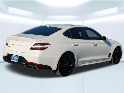 2023 Genesis G70 2.0T RWD