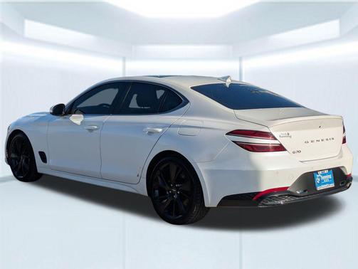 2023 Genesis G70 2.0T RWD