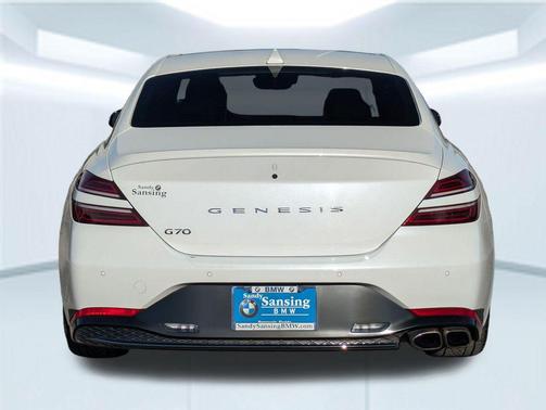 2023 Genesis G70 2.0T RWD