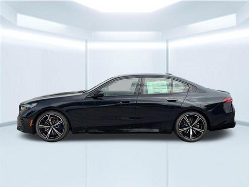 Carbon Black Metallic 2027 BMW 530 i xDrive