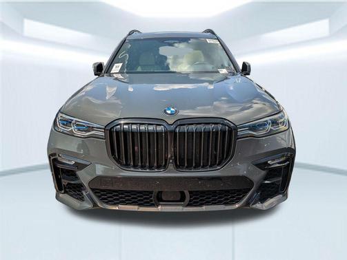 2021 BMW X7 M50i