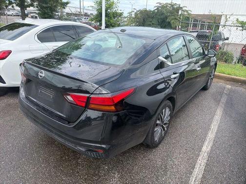 Super Black 2025 Nissan Altima 2.5 SV