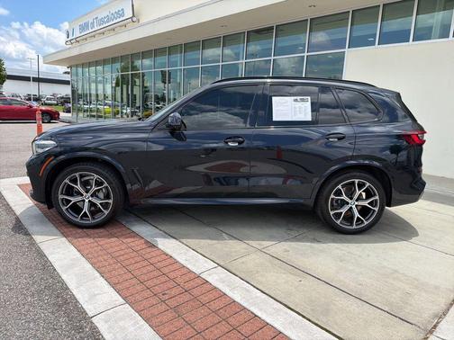 Carbon Black Metallic 2023 BMW X5 xDrive40i