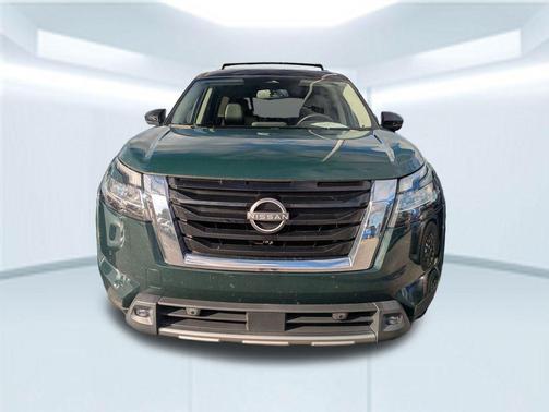 2022 Nissan Pathfinder SL 2WD