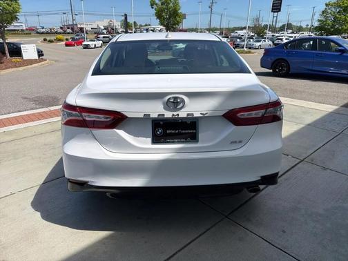 Super White 2019 Toyota Camry XLE
