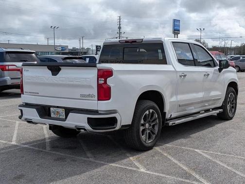 Iridescent Pearl Tricoat 2024 Chevrolet Silverado 1500 High Country