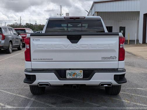 Iridescent Pearl Tricoat 2024 Chevrolet Silverado 1500 High Country