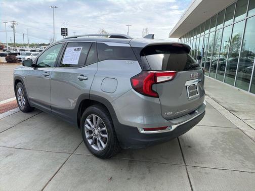 Sterling Metallic 2023 GMC Terrain SLT