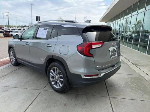 Sterling Metallic 2023 GMC Terrain SLT