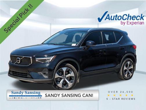 2023 Volvo XC40 B5 Plus Bright Theme