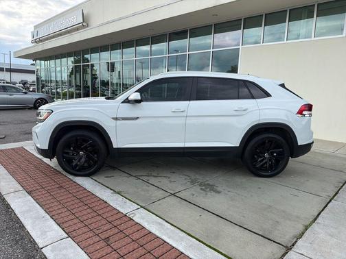 Pure White 2023 Volkswagen Atlas Cross Sport 2.0T SE w/Technology