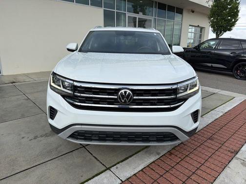 Pure White 2023 Volkswagen Atlas Cross Sport 2.0T SE w/Technology