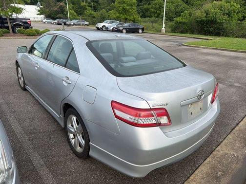 Classic Silver Metallic 2010 Toyota Camry SE