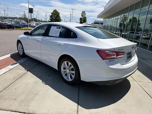 Summit White 2022 Chevrolet Malibu FWD LT