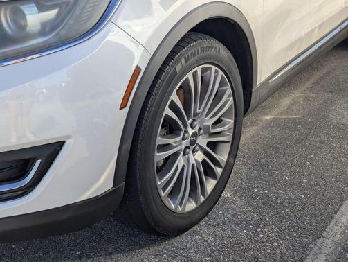 White Platinum Clearcoat Metallic 2017 Lincoln MKX Reserve