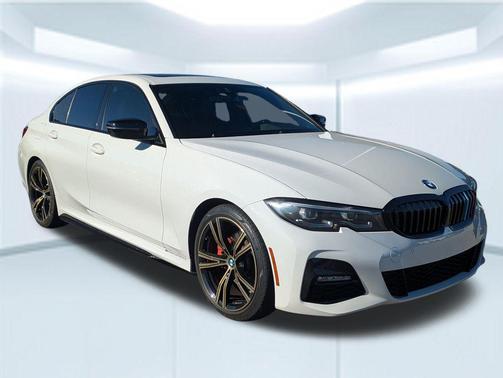Alpine White 2022 BMW 330 330i