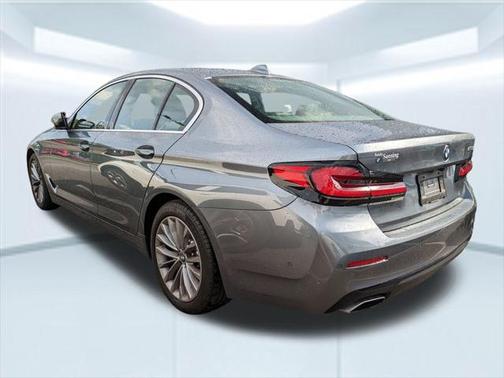 2021 BMW 530 530i