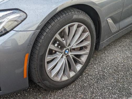 2021 BMW 530 530i