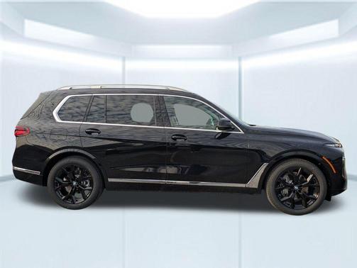 Black Sapphire Metallic 2026 BMW X7 xDrive40i