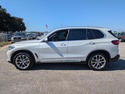 White 2023 BMW X5 sDrive40i