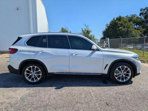 White 2023 BMW X5 sDrive40i