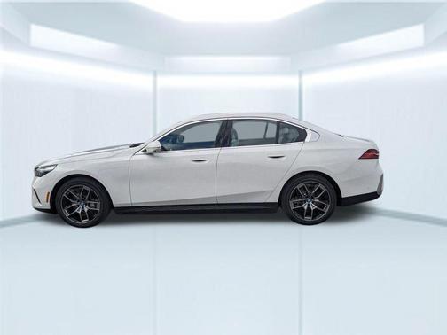 Alpine White 2024 BMW i5 eDrive40