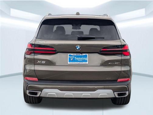 Manhattan Green Metallic 2026 BMW X5 xDrive40i