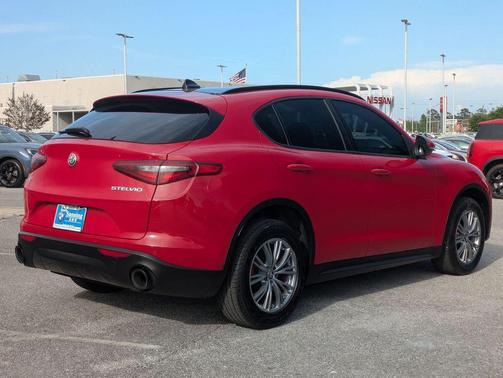 Alfa Rosso 2023 Alfa Romeo Stelvio Sprint AWD