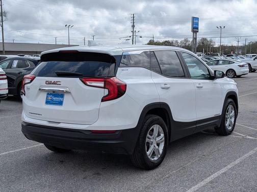 Summit White 2024 GMC Terrain SLE
