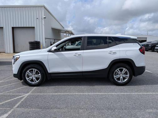 Summit White 2024 GMC Terrain SLE