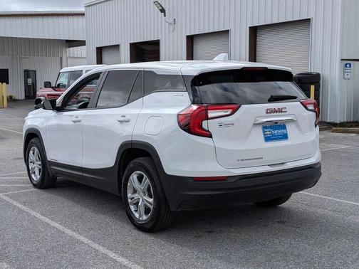 Summit White 2024 GMC Terrain SLE