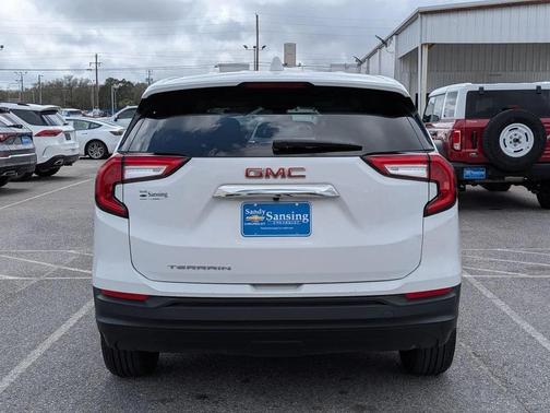 Summit White 2024 GMC Terrain SLE
