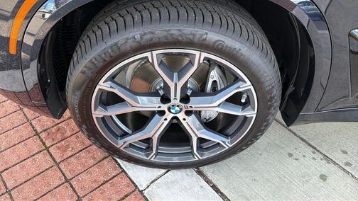 Carbon Black Metallic 2026 BMW X5 sDrive40i