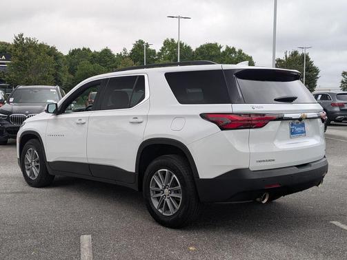 Summit White 2022 Chevrolet Traverse LT Cloth