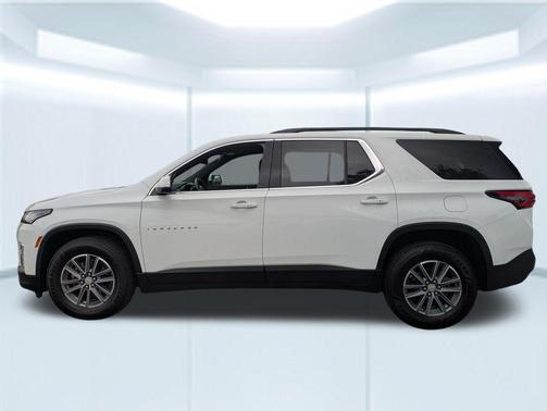 Summit White 2022 Chevrolet Traverse LT Cloth
