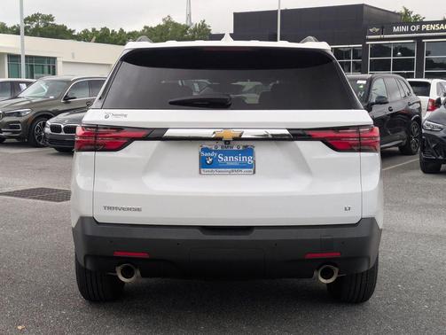Summit White 2022 Chevrolet Traverse LT Cloth