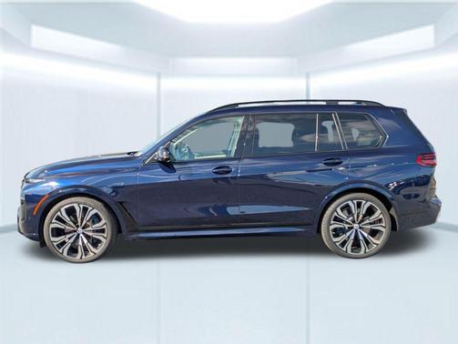 2023 BMW X7 M60i