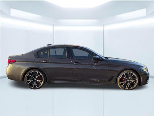 2022 BMW 530 i