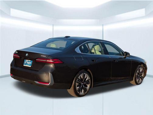 Dark Graphite Metallic 2026 BMW 530 530i