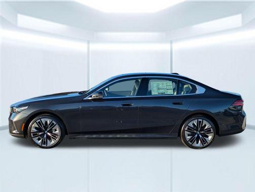 Dark Graphite Metallic 2026 BMW 530 530i