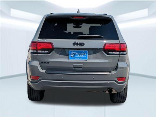2022 Jeep Grand Cherokee Laredo