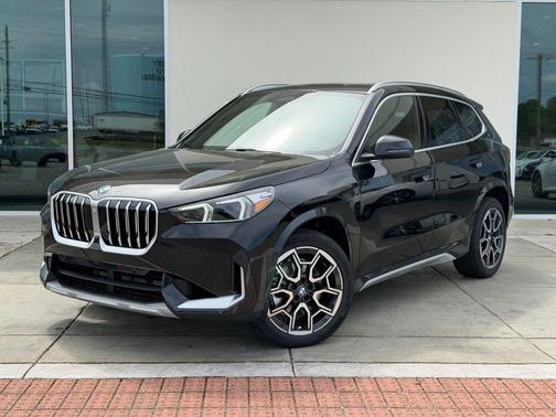 Black Sapphire Metallic 2026 BMW X1 xDrive28i