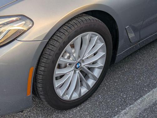 2023 BMW 530 i