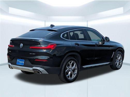 2022 BMW X4 xDrive30i