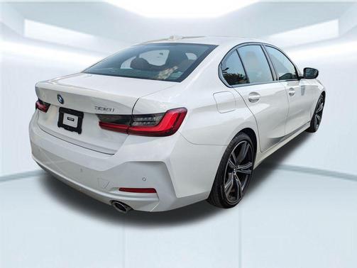 2023 BMW 330 330i
