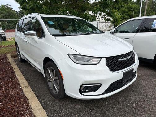 Bright White Clearcoat 2021 Chrysler Pacifica L