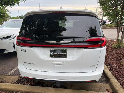 Bright White Clearcoat 2021 Chrysler Pacifica L