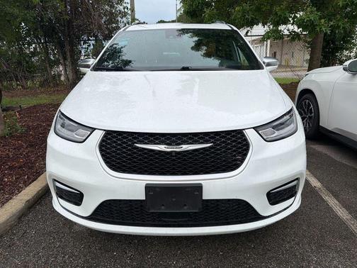 Bright White Clearcoat 2021 Chrysler Pacifica L