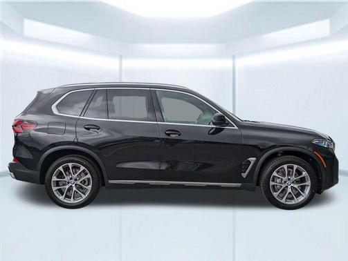 Black Sapphire Metallic 2026 BMW X5 sDrive40i