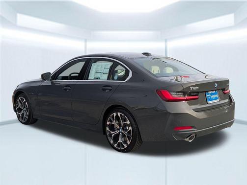 Dravit Grey Metallic 2026 BMW 330 330i